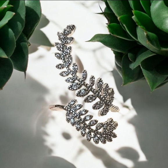 925 Sterling Silver Long Leaf Ring - Picture 5 of 16